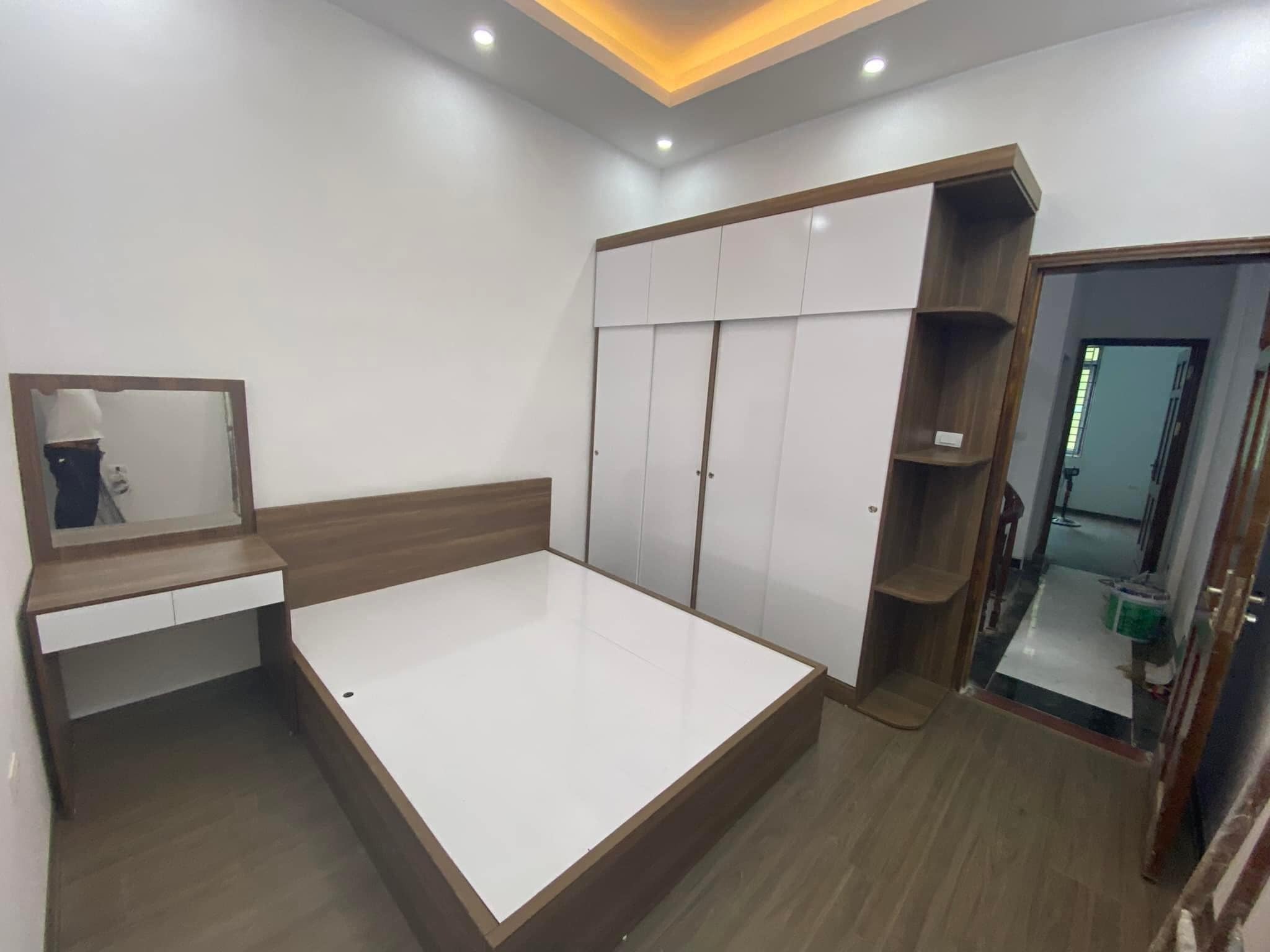 Giường Gỗ Mộc Bài, Giường Gỗ Xa Mát