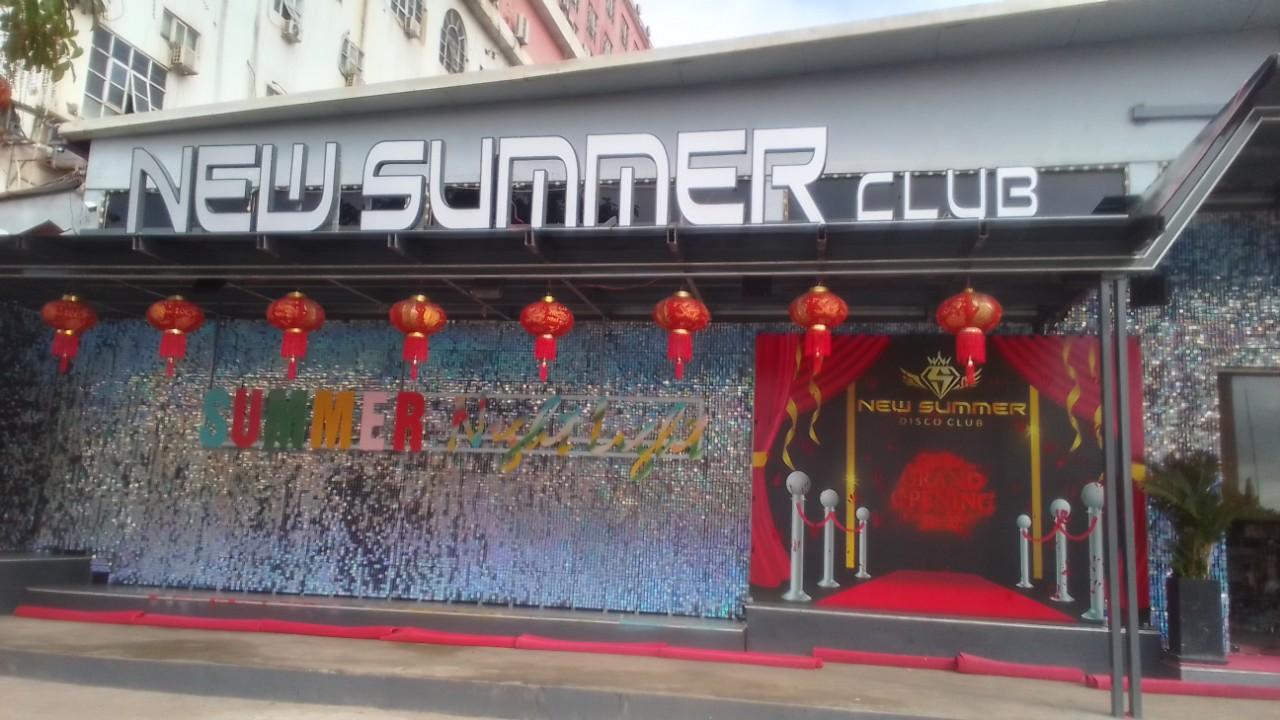 Biển quảng cáo tại Bavet