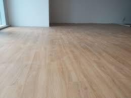 Làm sàn nhựa giả gỗ giá rẻ tại Bavet, Campuchia, gần Mộc Bài