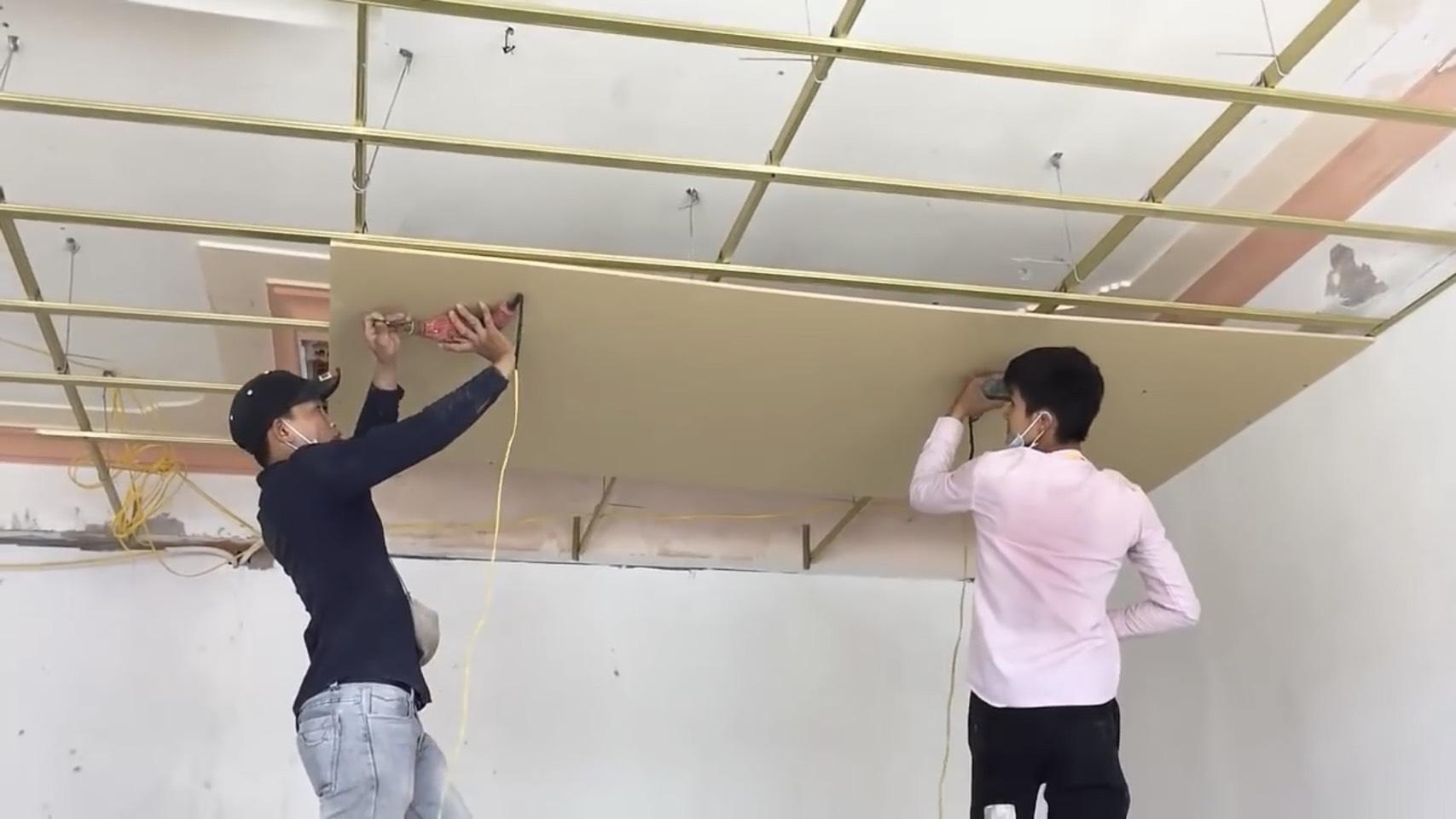 Làm trần thạch cao cho nhà hàng tại Bavet, Campuchia, gần Mộc Bài